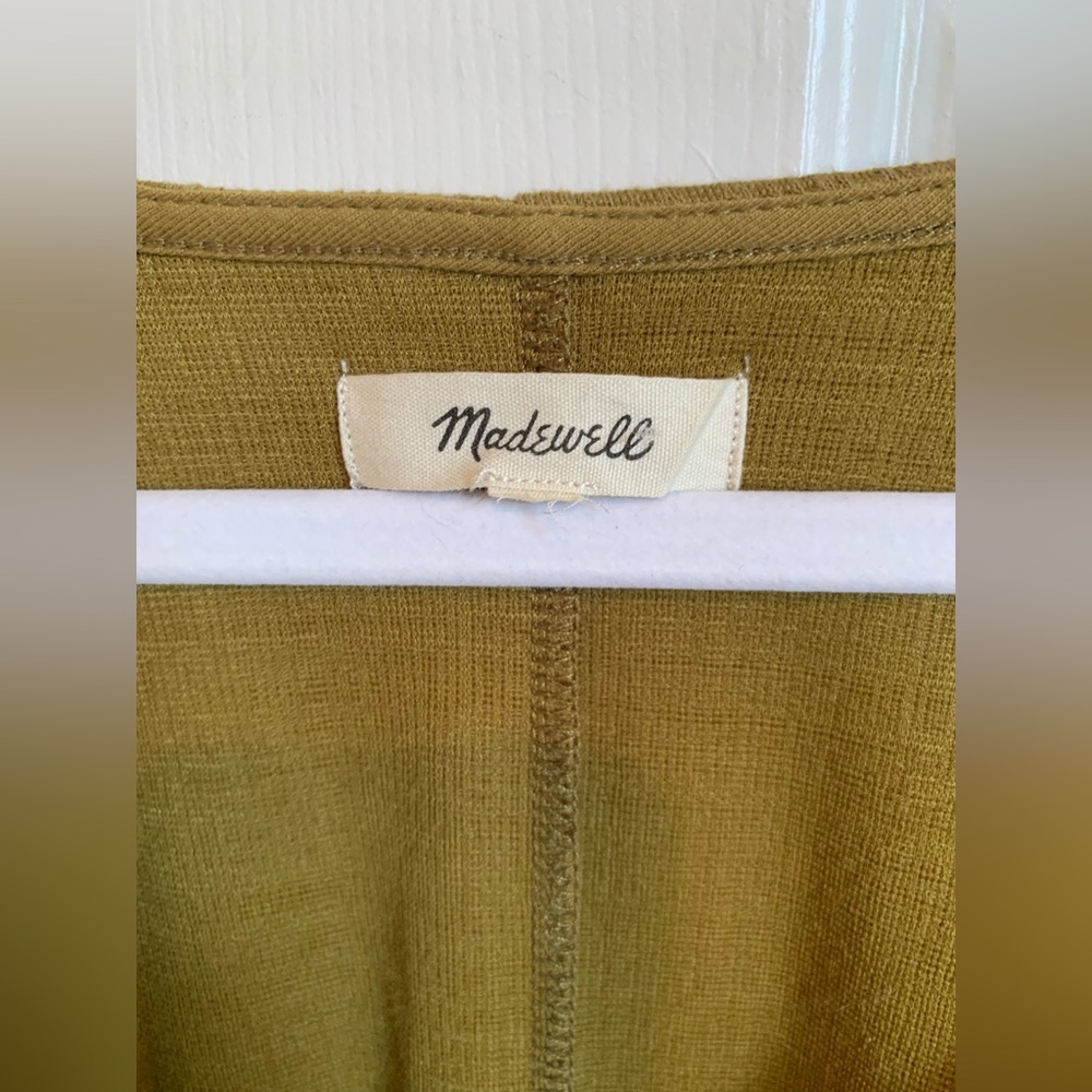 Madewell faux-wrap style dress. EUC.
Size tag missing. Color is “tundra” - Picture 4 of 5